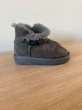UGG Toddler Bailey Button Shearling-Lined Ankle Boots - Gray 8 Toddler